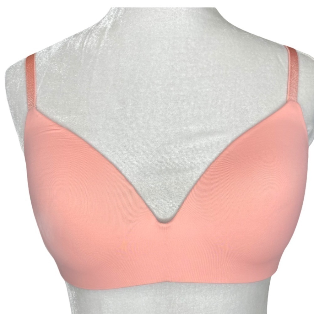 Victoria’s Secret Convertible Bra. Size 34D